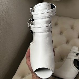 Michael Kors blaze booties size 8